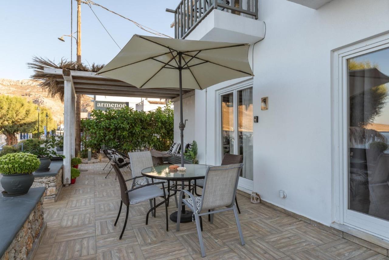 Uno Beachfront Suite Livadia  Bagian luar foto