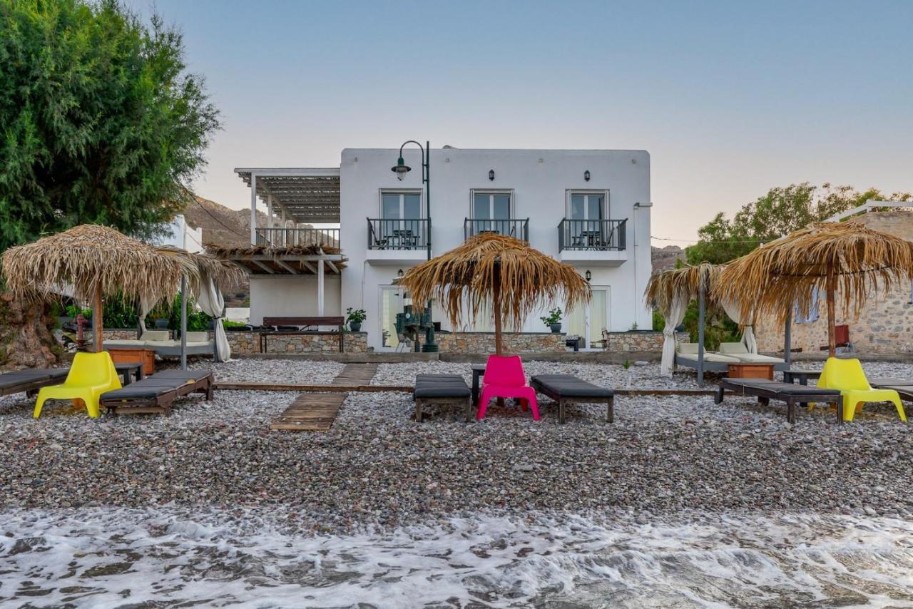 Uno Beachfront Suite Livadia  Bagian luar foto