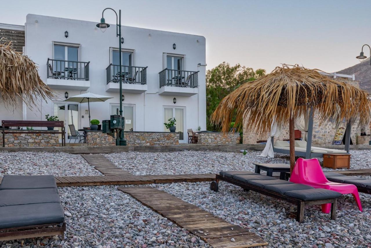 Uno Beachfront Suite Livadia  Bagian luar foto