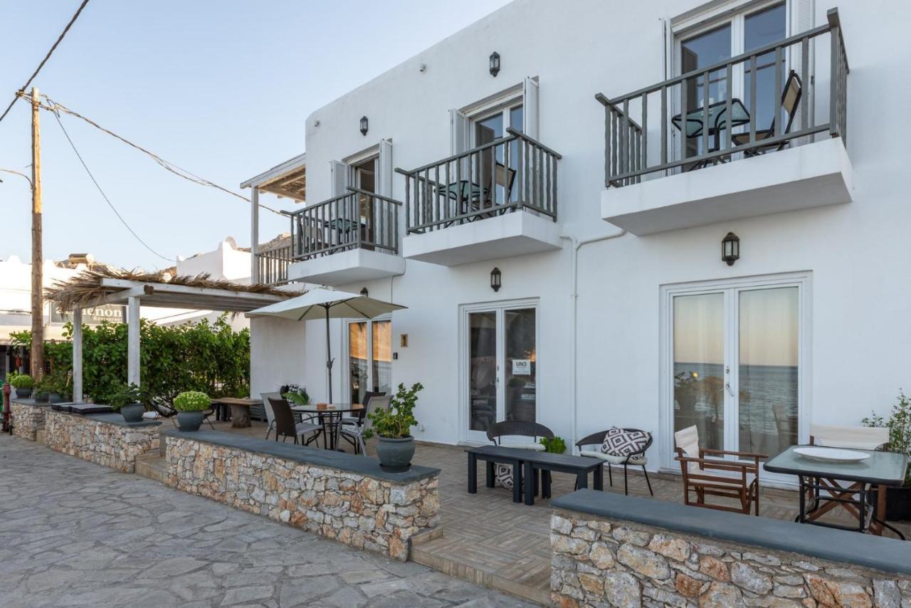 Uno Beachfront Suite Livadia  Bagian luar foto