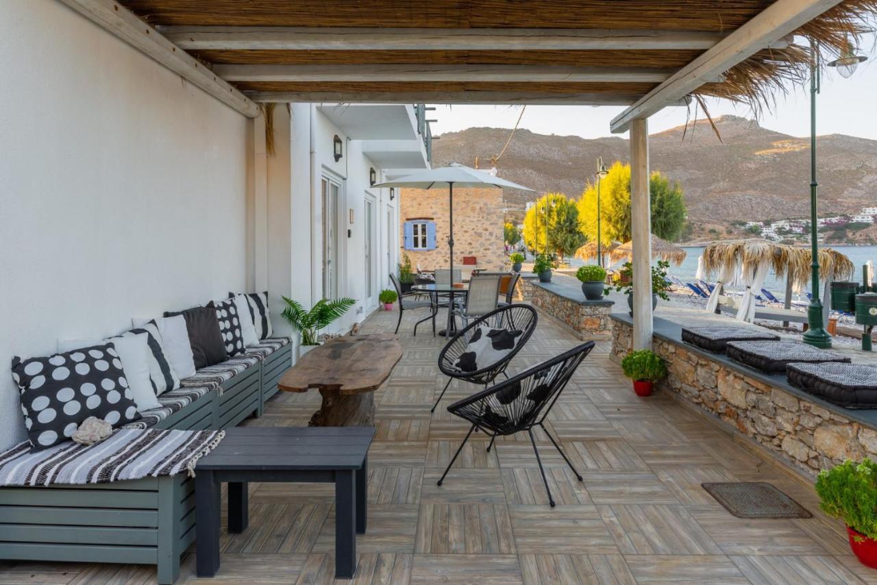 Uno Beachfront Suite Livadia  Bagian luar foto
