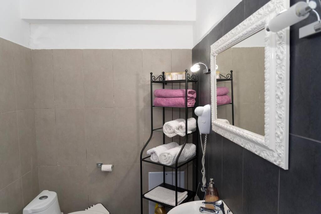 Uno Beachfront Suite Livadia  Bagian luar foto