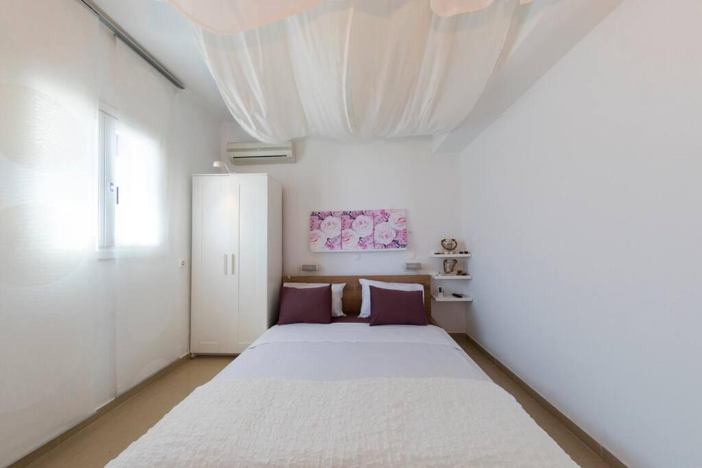 Uno Beachfront Suite Livadia  Bagian luar foto